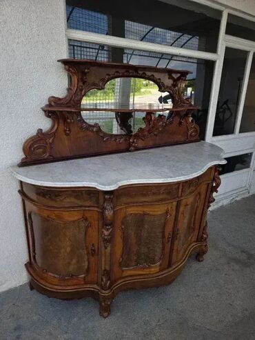 Stilske komode: Odlicno stanje dobro ocuvano. Duzina 160 cm Dubina 70 cm Visina 170 cm na lalafo.rs — 1 Stilske komode: Odlicno stanje dobro ocuvano. Duzina 160 cm Dubina 70 cm Visina 170 cm — 1