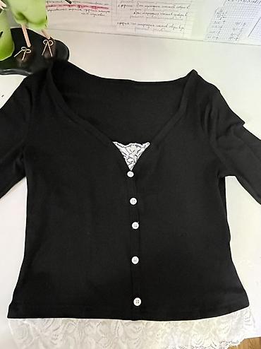 ag jaket: Qadınlar üçün qara kardiqan/bluz - Model: V-yaxa, ön hissədə — 1