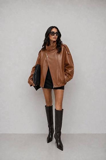 dugacke cizme: Kozna jakna✨
S M L
4.600 din e7 — 3