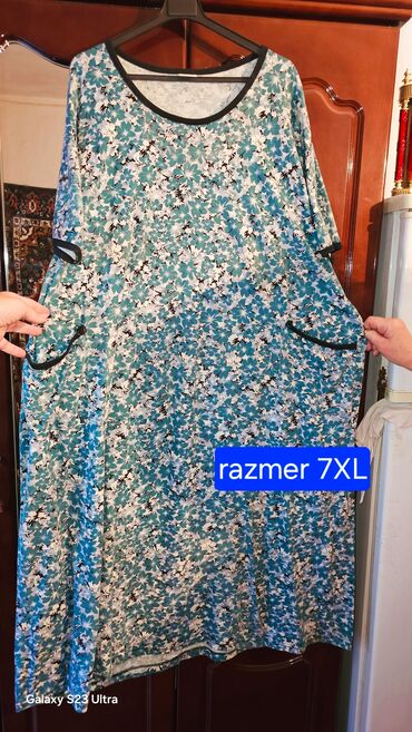QAZ: Məhsul: Gül naxışlı rahat paltar - Ölçü: 7XL (şəkildə göstərilib) -