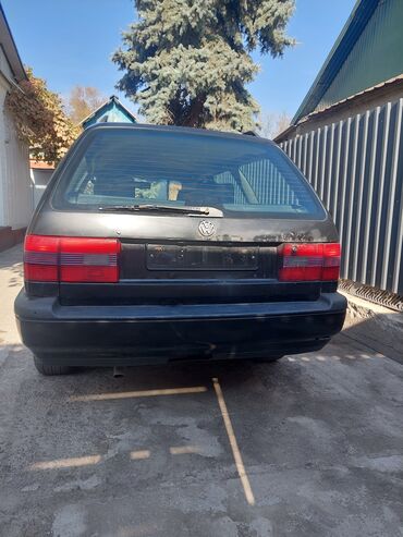 бус сапог меняю: Volkswagen Passat Variant: 1996 г., Механика, Бензин, Универсал