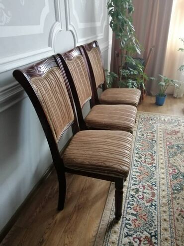 20 объявлений | lalafo.kg: Срочно!!! Продаю стулья. В отличном состоянии. Есть 13шт. Каждый по
