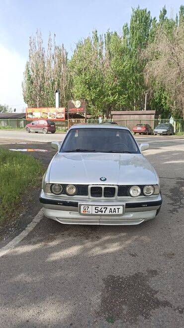 BMW: BMW 525: 1990 г., 2 л, Механика, Бензин, Хэтчбэк