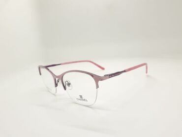 Eynəklər: Her nov optik eyneklerin sifarisi — 24