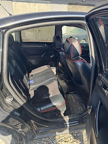 Volkswagen: Volkswagen Passat: 1.9 l | 2001 il Sedan — 6