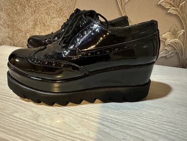 лакосте обувь: Лакированные(натуральная кожа)оксфорды на платформе (6,5см) Италия