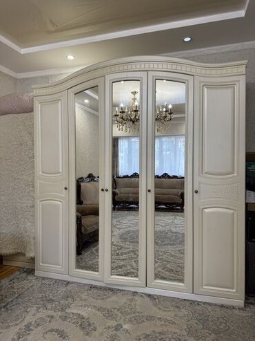 шкафы для прихожей: Кийим салуучу шкаф, Түз