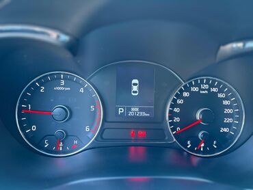 Kia: Kia K3: 1.6 l | 2014 il Sedan — 10