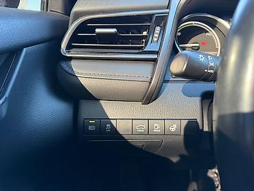 продаю тайота авенсис: Toyota Camry: 2023 г., 2.5 л, Вариатор, Гибрид, Седан — 10
