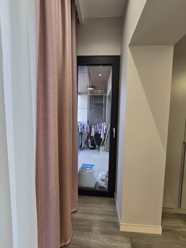 Uzunmüddətli kirayə mənzillər: Ağ Şəhərdə, metro Xətaiyə yaxın, mərtəbə 8, depozitli. Müasir — 21