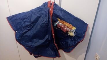 new yorker vrsac: Alive, Raincoat, 80