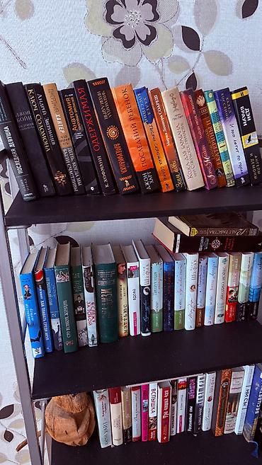 Книги и журналы: 📚 Kitablar satılır! Müxtəlif kitablar mövcuddur. 📌 Qiymətlər: 3, 5 və — 7