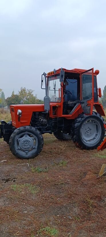 набор инструментов: Трактор Т-30А-80 с кабиной + навесной плуг Описание: - Колёсный