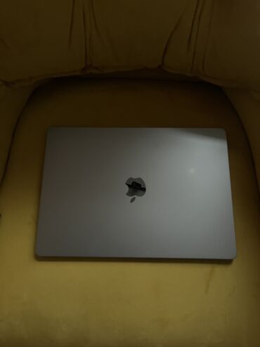 macbook pro fiyat: İşlənmiş Apple MacBook, 15.4 ", Apple M2, 512 GB