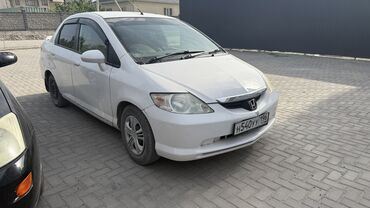 срочно продать машину: Honda Fit: 2003 г., 1.3 л, Вариатор, Бензин, Седан