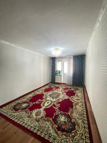 продается квартира джалал абад: 3 комнаты, 56 м², 104 серия, 3 этаж, Старый ремонт