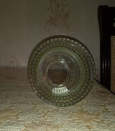 Konfet qabları: Rusiyanın 1980-cı illər Urşel zavodunun istehsalı olan vazalar. 4 — 6