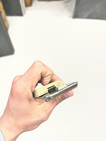 Nokia: Nokia 8 Sirocco, rəng - Gümüşü, Düyməli — 8