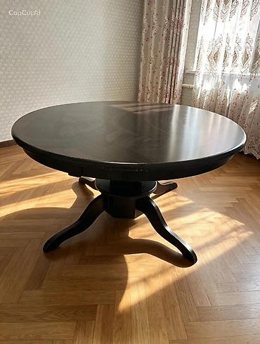used bed: Круглый обеденный стол в классическом стиле. Выполнен в темном цвете — 1