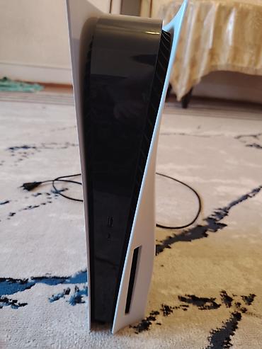 PS5 (Sony PlayStation 5): Salam,PlayStation 5 sadə,1 pultla verilir,heç bir problemi — 1