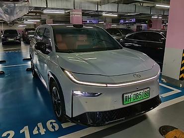 Toyota bZ3X (электромобиль) - Кузов: кроссовер с аэродинамичным