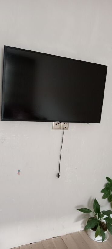 Tulumlar: İşlənmiş Televizor Samsung LCD Ünvandan götürmə