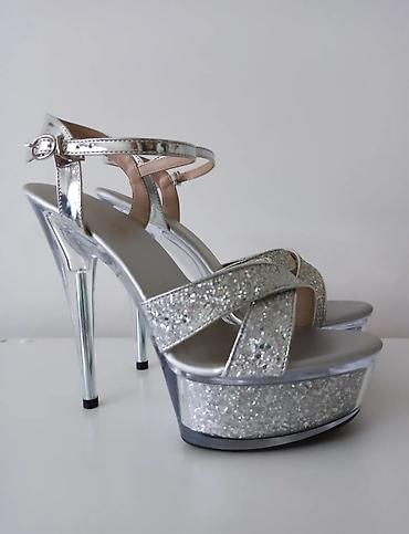 mubb obuca online: ✨ Dostupne u broju 39
✨ Unutrasnje gaziste 25 cm

1300 rsd 💥 — 3