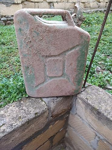 su cenleri: Metall kanistra - Material: qalınmetall (polad) - Həcm: təxminən 20 — 1