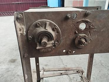 Колье: Металлический станок/механизм с загрузочным лотком и приводным узлом — 4