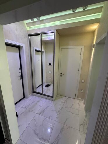 Uzunmüddətli kirayə mənzillər: 28 May metrosu yanınında mənzil kirayə verilir. Mərtəbə 15/7. Ümumi — 5