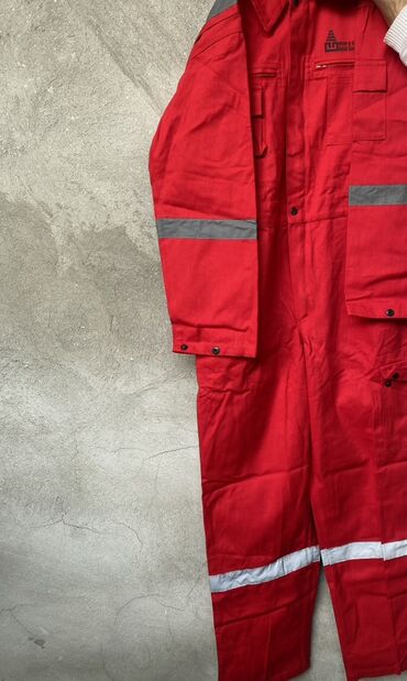 Kombinezonlar: Qırmızı rəngli iş geyimi dəsti – kombinezon və qışlıq iş gödəkçəsi - — 1