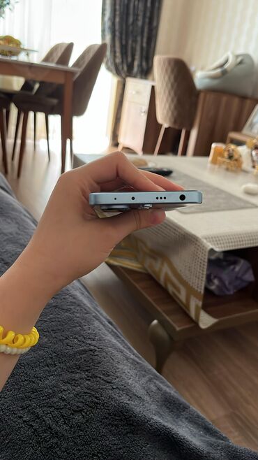 купить айфон 13 в баку: Xiaomi 13, 128 ГБ, цвет - Голубой, 
 Отпечаток пальца, Беспроводная зарядка, Две SIM карты