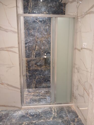 Duş kabinaları, arakəsmələr: Yeni Arakəsmə, Düzbucaqlı, Pulsuz çatdırılma — 20