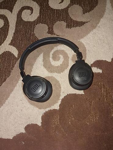 hoco eq34 plus: Беспроводные накладные наушники JBL (черные). крепление правого — 1