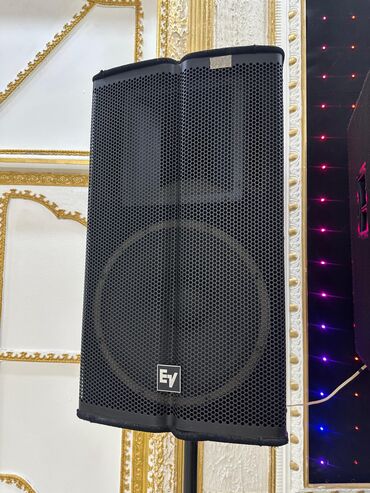 Mikşerlər: Səhnə və studiya üçün tam səs avadanlığı paketidir. Tərkib: - — 31