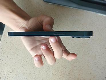 Мобильные телефоны: IPhone 13, Голубой — 5