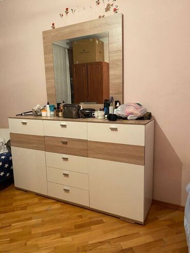 Köhnə tikili: Bakı, 4-cü mikrorayon, 3 otaqlı, Köhnə tikili, m. Memar Əcəmi, 90 kv. m — 6