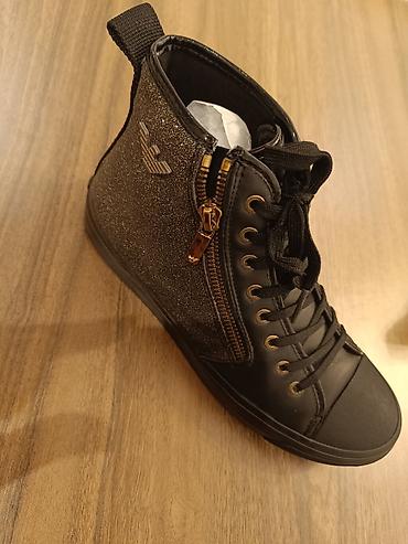Krossovka və ketlər: Emporio Armani qadın krossovkası – model K3Z017 X1460 - Rəng: qara - — 2