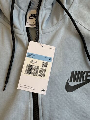 Duksevi: Nike tech duks u M veličini, NOVO SA ETIKETOM — 2