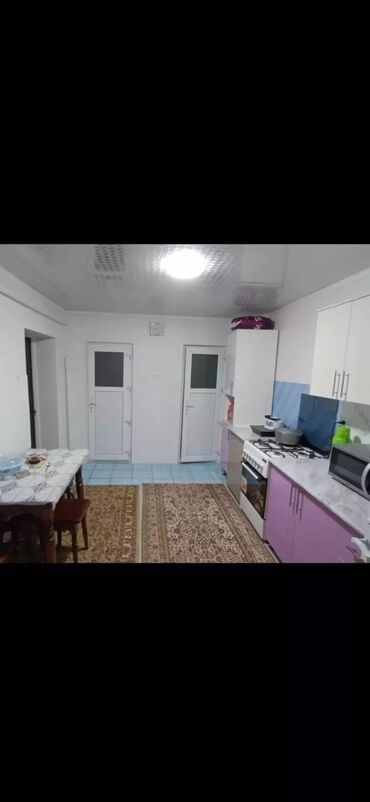 срочно продаю участок газ канализация есть: 65 м², 4 комнаты, Парковка, Сарай, Забор, огорожен