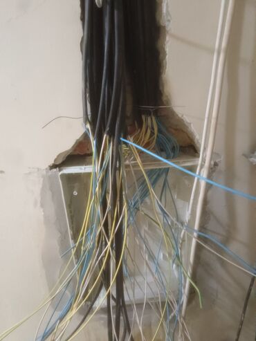 Электрики: Услуги электрика 24/7 по городу и за пределом решим максимально быстро — 8