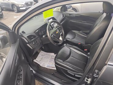 Chevrolet: Chevrolet Spark: 2016 г., 1 л, Вариатор, Бензин, Хэтчбэк — 6