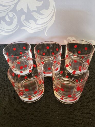 Čaše: Case za grejanu,itd puno staklo 70te. Case bez ostecenja,sve na njima na lalafo.rs — 7 Čaše: Case za grejanu,itd puno staklo 70te. Case bez ostecenja,sve na njima — 7