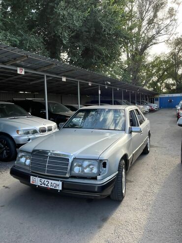 рассрочка в авто: Mercedes-Benz E 230: 1992 г., 2.3 л, Механика, Бензин, Седан