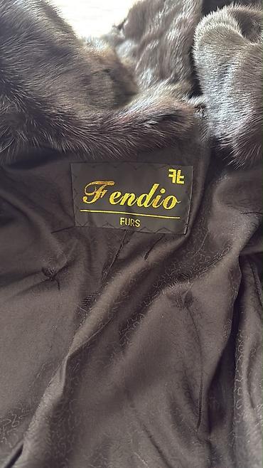 klassik geyim: Fendio Furs qadın kürk palto - Rəng: tünd qəhvəyi/şokolad tonları - — 2