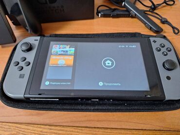 Xbox Series X: Nintendo switch v2. Yaddash 500GB. Konsol ideal veziyyetdedir. Hec bir