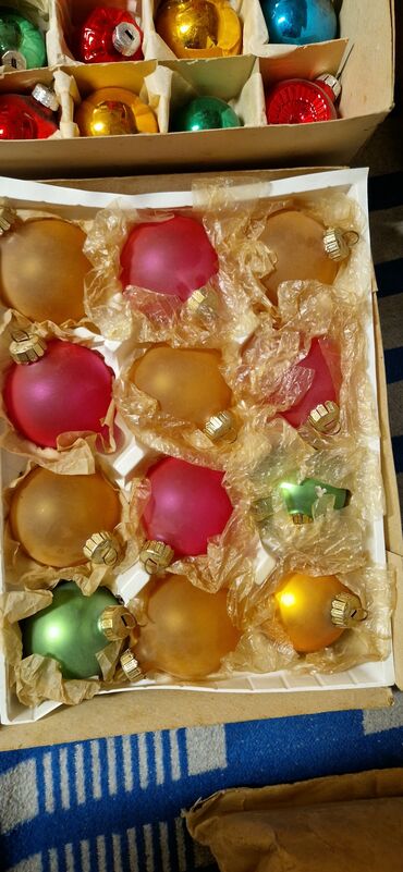 Yeni il oyuncaqları və bəzəkləri: Елочные игрушки стеклянные ссср и гдр маленкие по 2аз круглые по 3аз — 15
