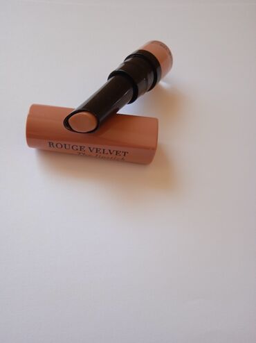 Šminka: Bourjois mat karmin 01 izuzetno dugotrajan, isprobana nijansa samo — 4