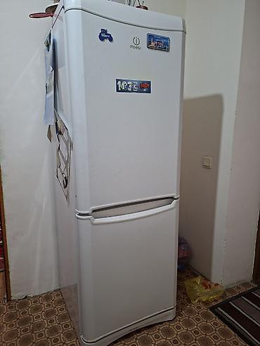 180: Холодильник Indesit, Б/у, Двухкамерный — 2