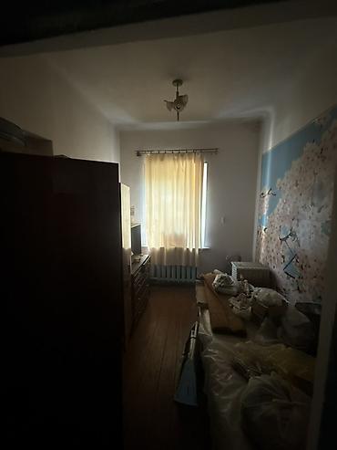 Үйлөрдү ижарага берүү: 50 м², 3 бөлмө, 3-мкр, Жаныбарлар менен болот — 5